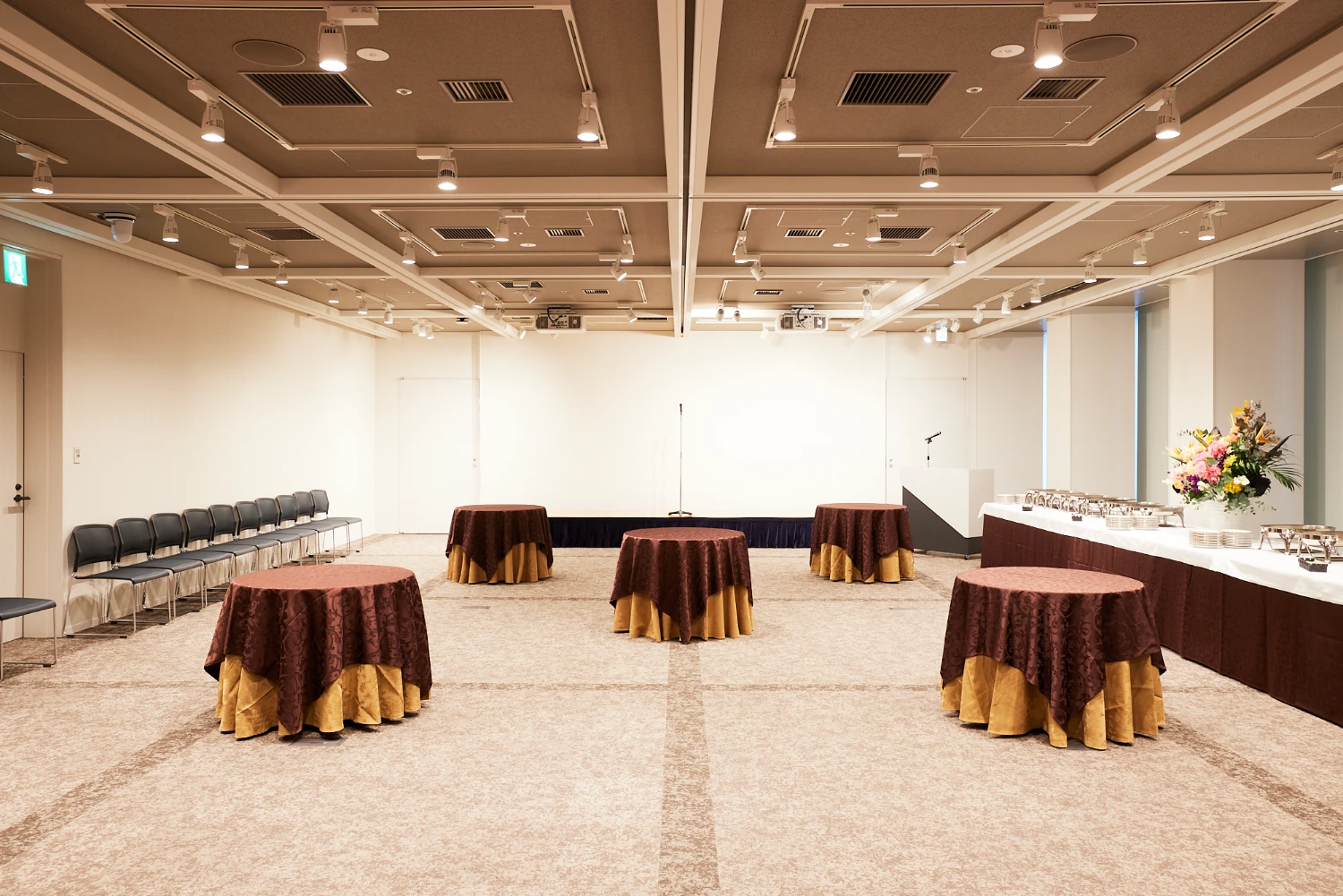 セミナー後の懇親会のイメージ