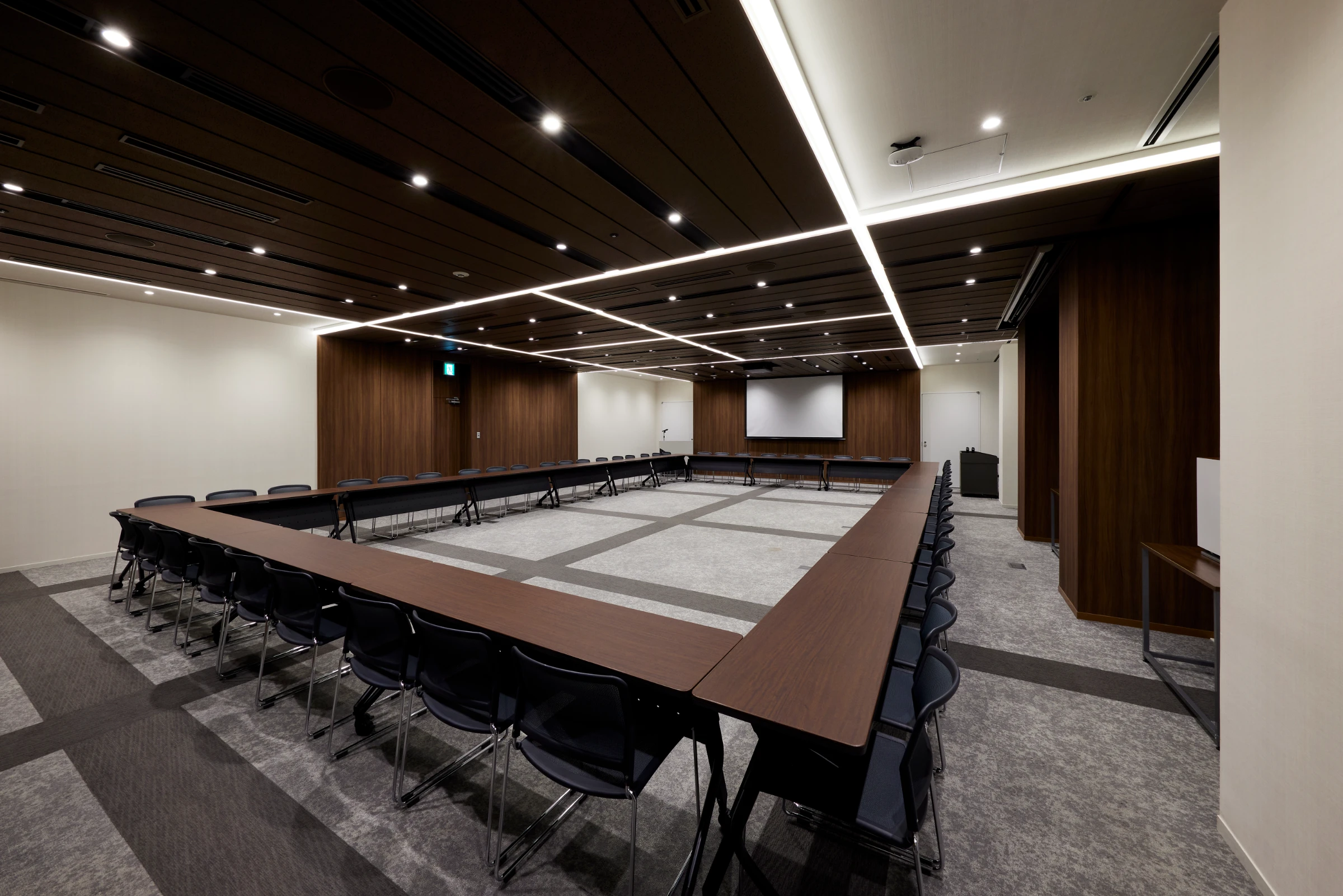 口の字形式(54名)のイメージ