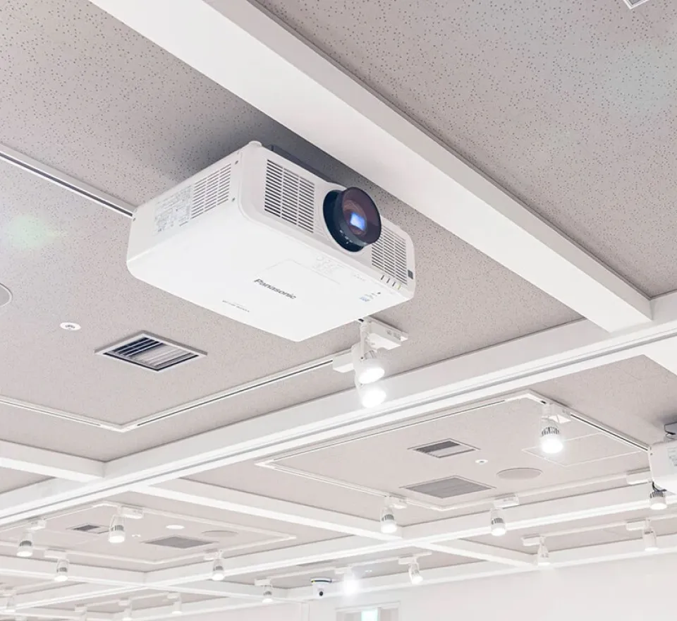 高輝度プロジェクター